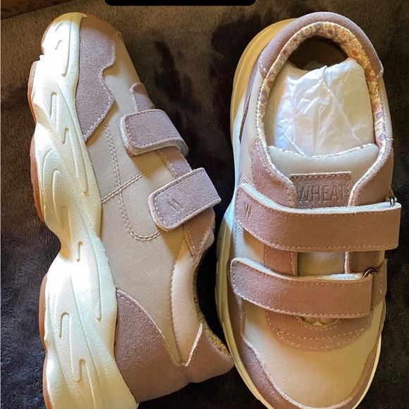 Euro size 35 . WHEAT KIDS - Picture 1 of 1